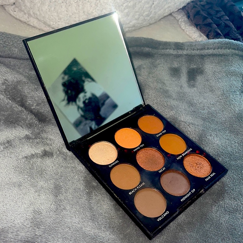 morphe 9B bronzed babe eyeshadow palette